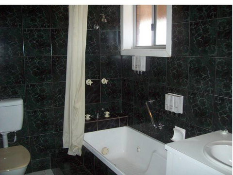 Cobar Motor Inn - Darwin Holiday 2