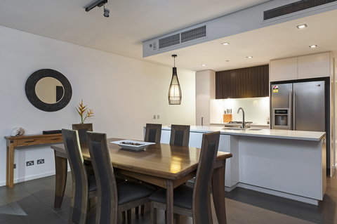 Darwin Waterfront Apartments - Darwin Holiday 4