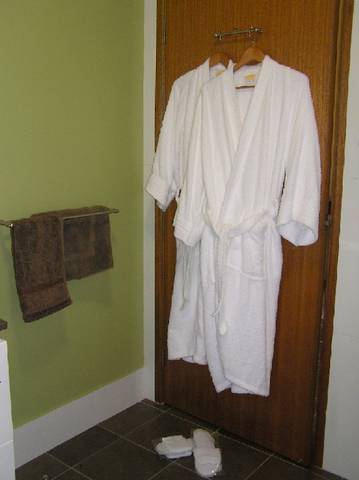 Dayboro Cottages & Llama Walks - Darwin Holiday 3