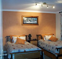 Elm Cottage - Tumut - Darwin Holiday