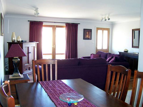 Elm Cottage - Tumut - Darwin Holiday 2