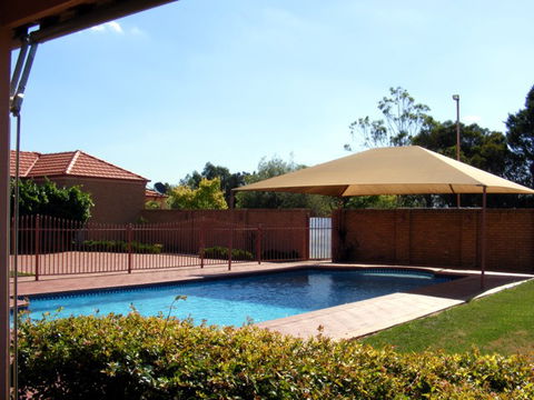 Fairways Bed & Breakfast At Jerilderie - Darwin Holiday 3