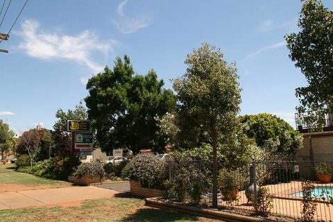 Forest Lodge Motor Inn & Restaurant - Darwin Holiday 4