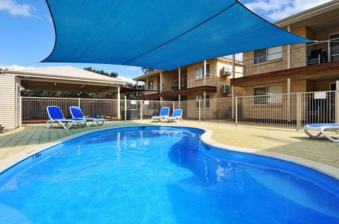 Lakeside Holiday Apartments - Darwin Holiday 0
