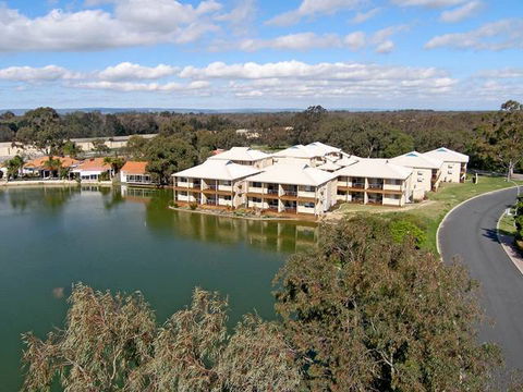 Lakeside Holiday Apartments - Darwin Holiday 1