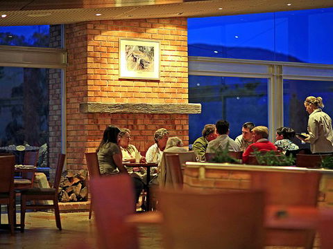 Macedon Ranges Hotel & Spa - Darwin Holiday 1