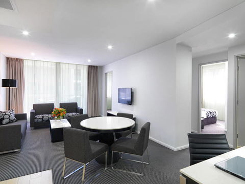 Meriton Serviced Apartments - North Ryde - Darwin Holiday 2