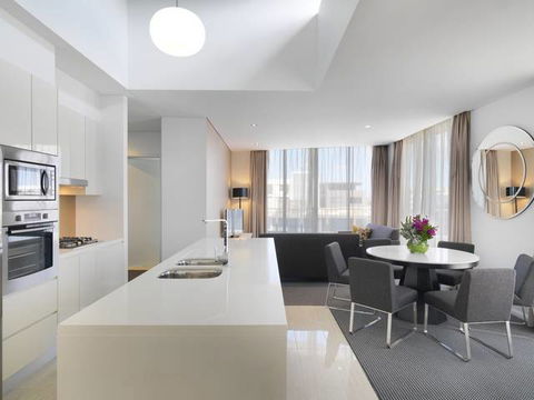 Meriton Serviced Apartments - Zetland - Darwin Holiday 2