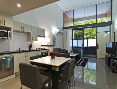 Meriton Serviced Apartments Danks Street, Waterloo - Darwin Holiday 1