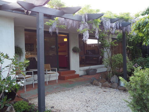 Myamba House Kyneton - Darwin Holiday 1