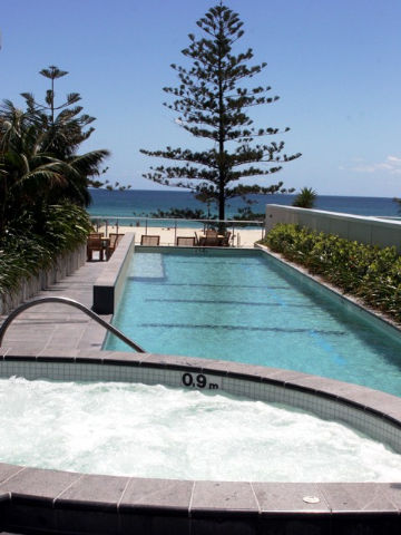 Reflections Coolangatta Beach - Darwin Holiday 1