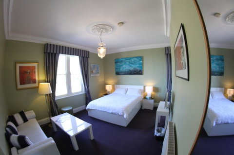 Jamison Guesthouse And The Rooster Restaurant - Darwin Holiday 4