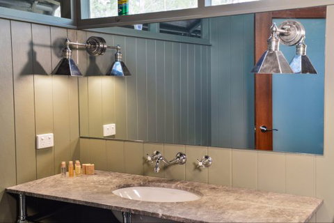 Arnhemland Barramundi Nature Lodge - Darwin Holiday 11