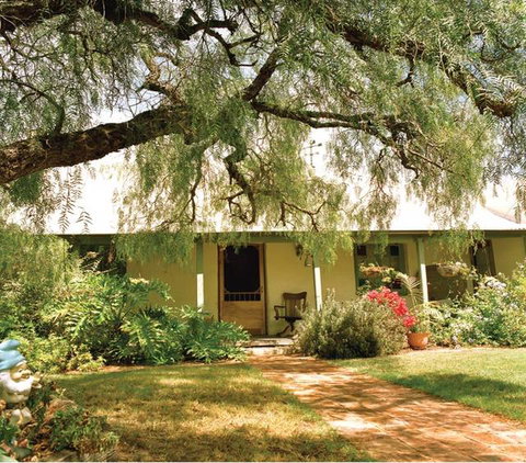 Rock Of Ages Cottage B&B - Darwin Holiday 2