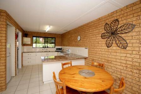 Salmon Apartment - Darwin Holiday 1