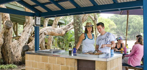Suffolk Beachfront Holiday Park - Darwin Holiday 3