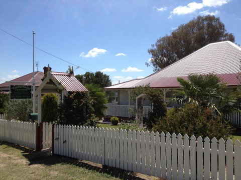 Tenterfield Luxury Historic C1895 Cottage - Darwin Holiday 0