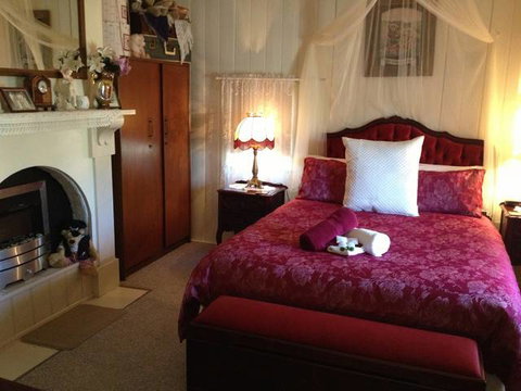 Tenterfield Luxury Historic C1895 Cottage - Darwin Holiday 1