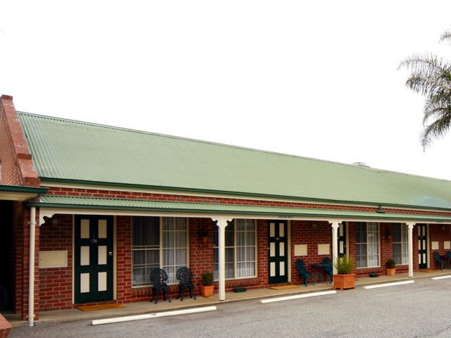 Tumut NSW Darwin Holiday
