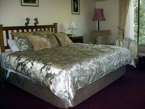 The Noble Grape - Darwin Holiday 1