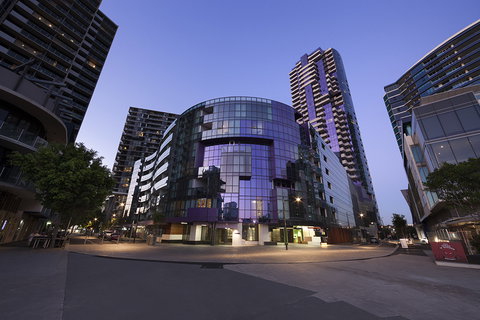 The Sebel Residences Melbourne Docklands - Darwin Holiday 1