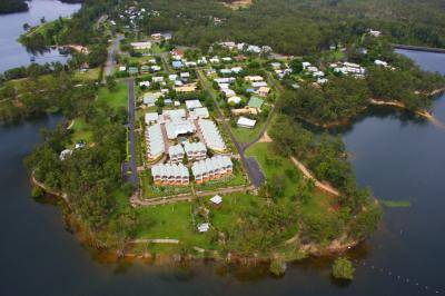 Tinaroo Lake Resort - Holiday Apartments - Darwin Holiday 1