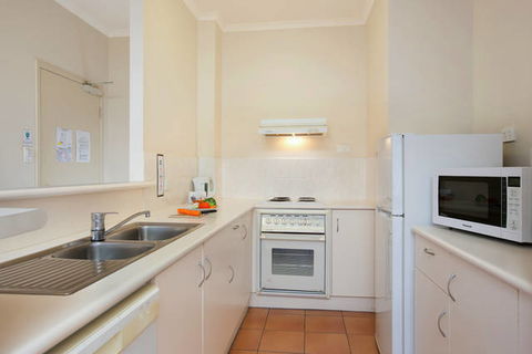 Tropic Towers Apartments - Darwin Holiday 2