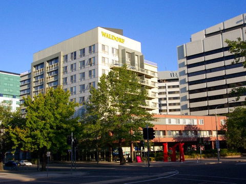 Waldorf Apartment Hotel Canberra - Darwin Holiday 1