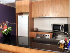 Waldorf Apartment Hotel Canberra - Darwin Holiday 3
