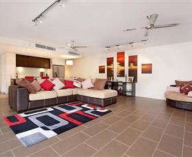 Absolute Waterfront Rainforest Apartment - Darwin Holiday 3