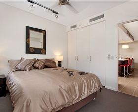 Absolute Waterfront Rainforest Apartment - Darwin Holiday 6