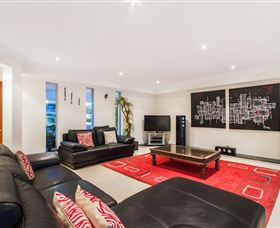 The Grand Broadbeach - Vogue Holiday Homes - Darwin Holiday 2