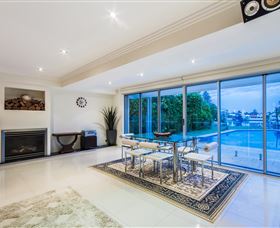 The Grand Broadbeach - Vogue Holiday Homes - Darwin Holiday 3