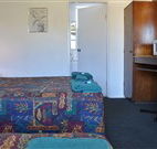 Adrian Motel - Forbes - Darwin Holiday