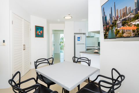 The Emerald Surfers Paradise - Darwin Holiday 10