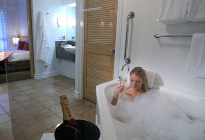 Novotel Twin Waters Resort - Darwin Holiday 2