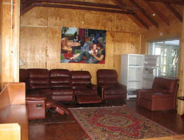 Hatters Hideout - Darwin Holiday 2