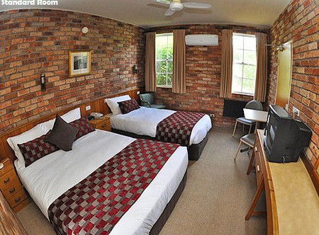 Log Cabin - Darwin Holiday 0