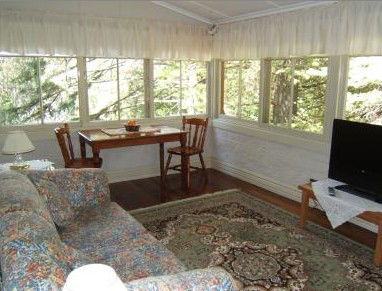 Whispering Pines - Darwin Holiday 2