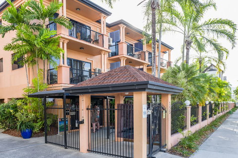 Central Plaza Apartments - Darwin Holiday 4
