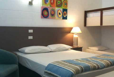 Moffat Beach Motel Caloundra - Darwin Holiday 2
