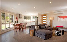 Amazing Country Escapes - Lakeview Luxury Cabins - Darwin Holiday 1