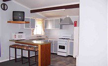 Burrill's Cedar Cottage - Darwin Holiday 4