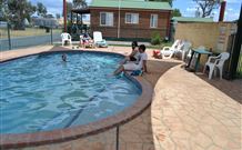 Husky Style - Darwin Holiday 0