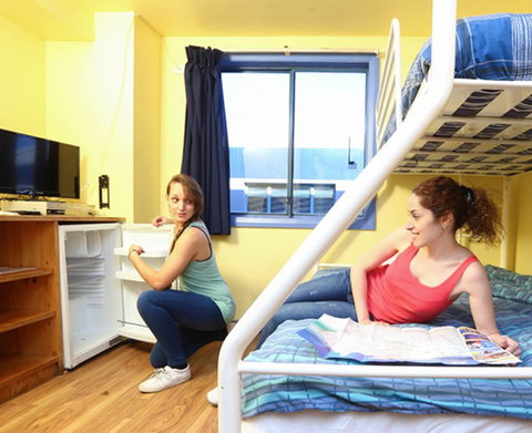 Sydney, Cronulla Beach YHA - Darwin Holiday 6