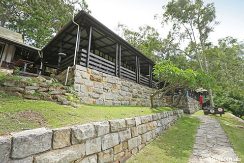 Sydney - Pittwater YHA - Darwin Holiday 0