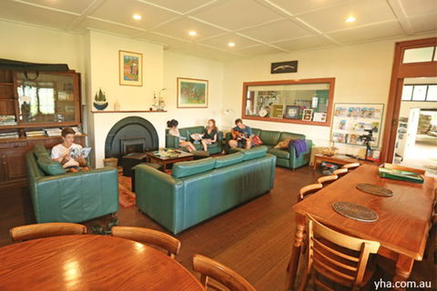 Sydney - Pittwater YHA - Darwin Holiday 6