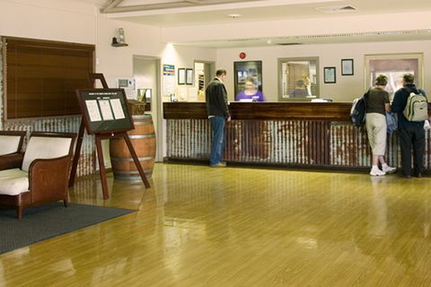 Ayers Rock - Outback Pioneer Lodge - Darwin Holiday 3