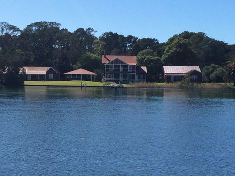 Christians Minde Jervis Bay - Darwin Holiday 0