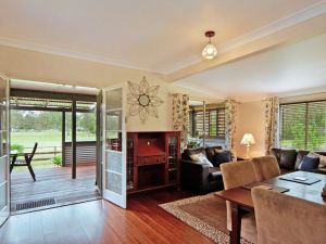 Woollamia Farm Cottage Accommodation - Darwin Holiday 0